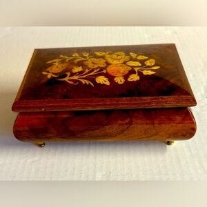 Vintage Mapsa Swiss brown wood music/jewelry box.Plays Dr.Zhivago.Made in Italy